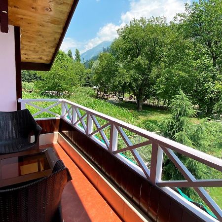 Six Seasons Pahalgam Pahalgām Exteriör bild