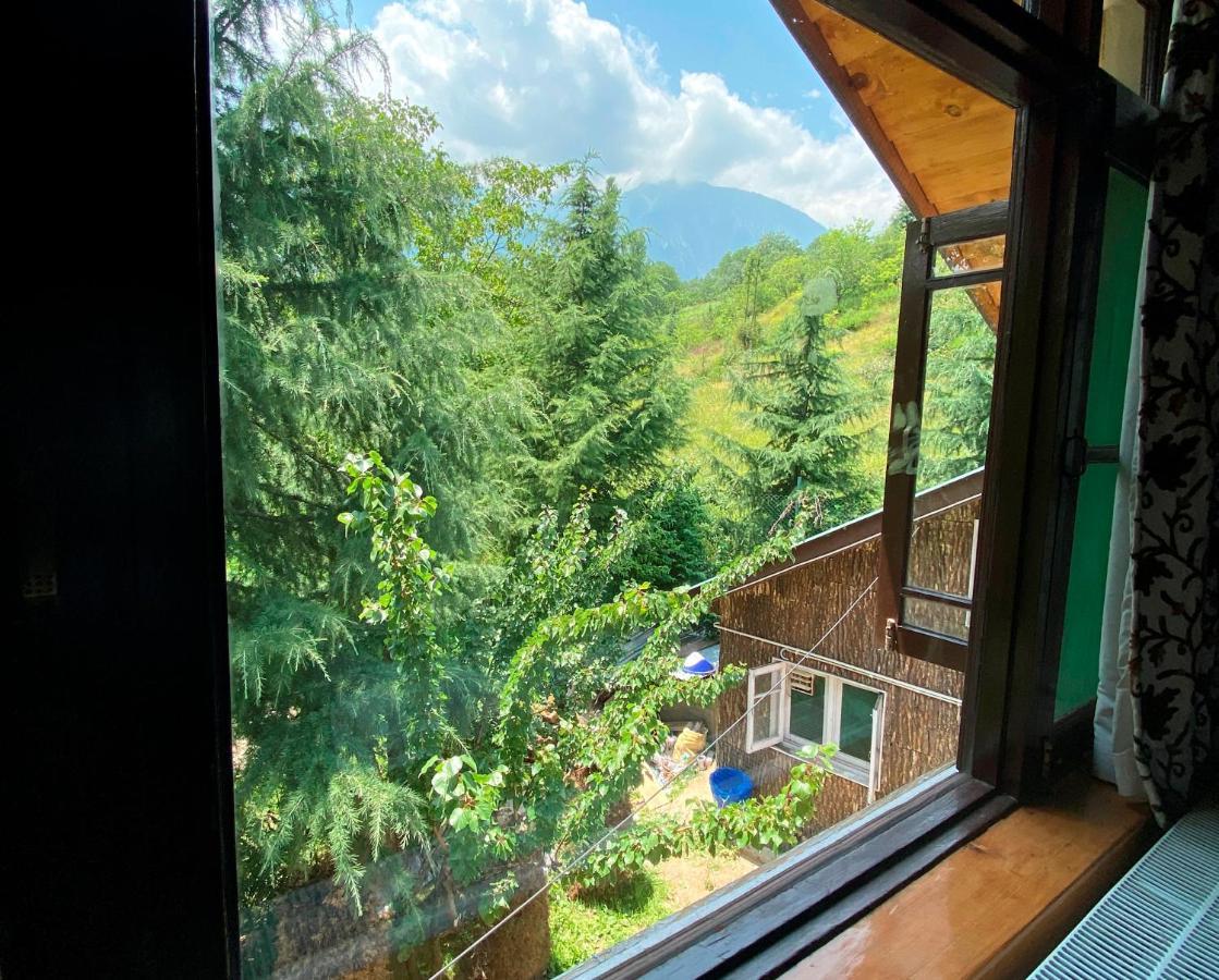 Six Seasons Pahalgam Pahalgām Exteriör bild